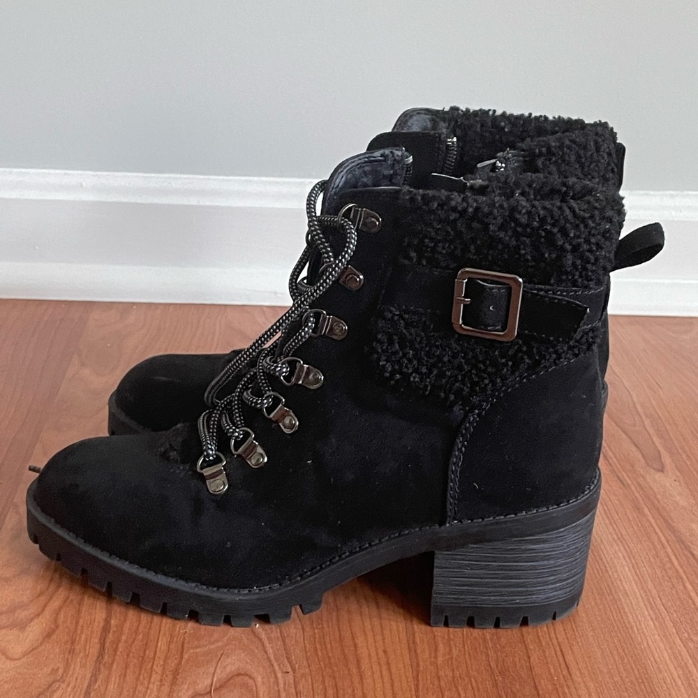 fur boots